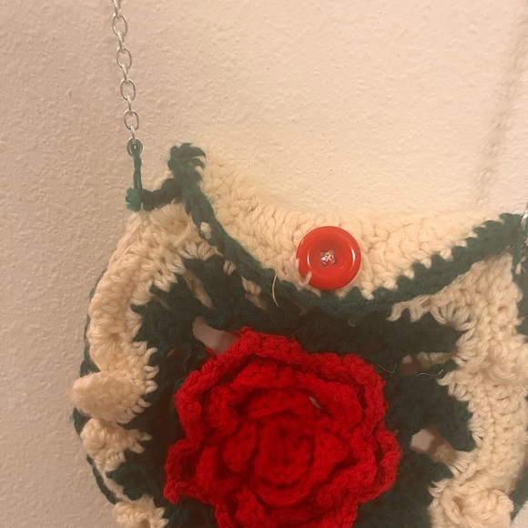 Hand Made Crochet Rose Pendant purse - Picture 3 of 12
